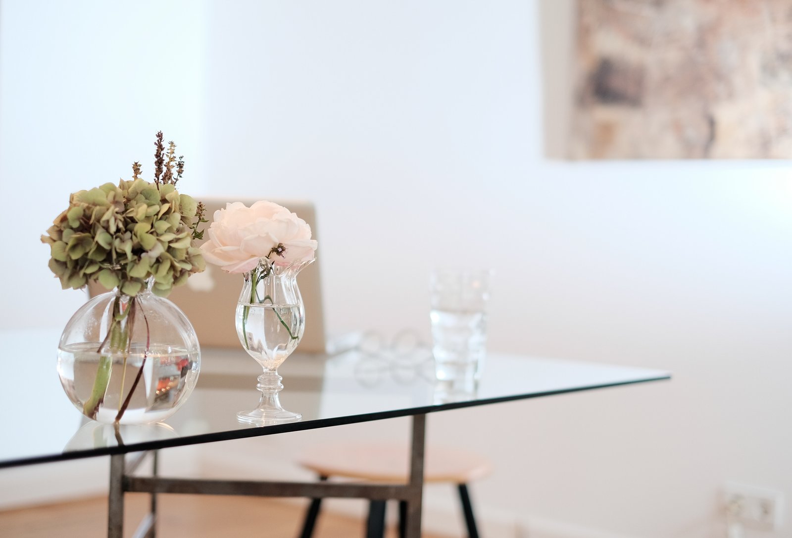 A Complete Guide to Custom Glass Table Tops