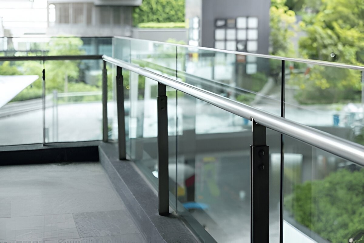 Thinking of Installing an Outdoor Glass Railing System? Read This First!