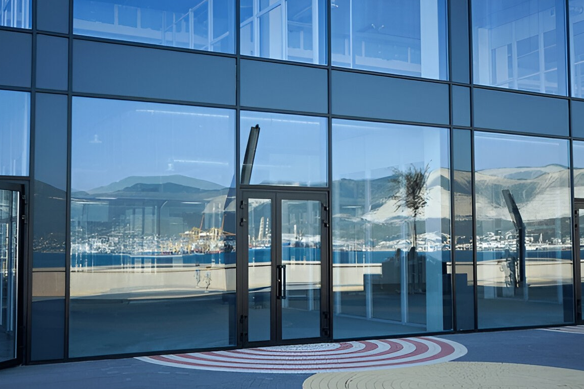 What to Look for in a Storefront Glass Replacement Company?