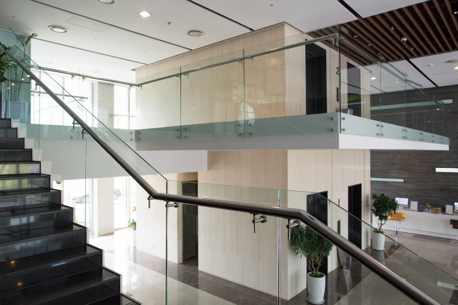 6 Signs Your Home Could Benefit from a Glass Railing System